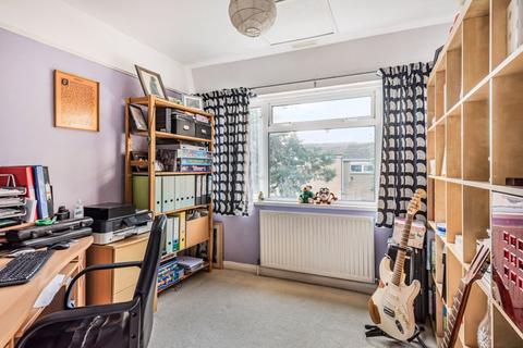 94 Thamesmead, Walton-on-thames, KT12 2SJ