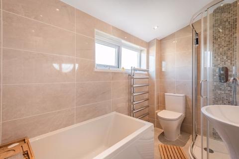 94 Thamesmead, Walton-on-thames, KT12 2SJ