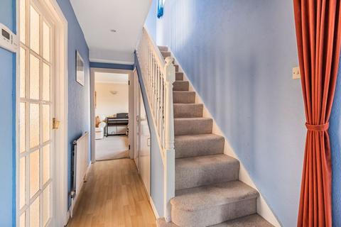 94 Thamesmead, Walton-on-thames, KT12 2SJ