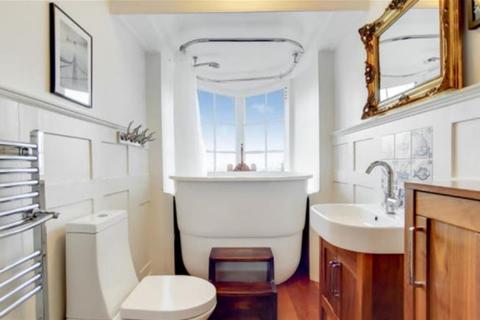Flat 1, Point House, 18 West Grove, London, SE10 8QR