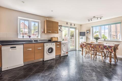 77a Langley Avenue, Worcester Park, KT4 8PD
