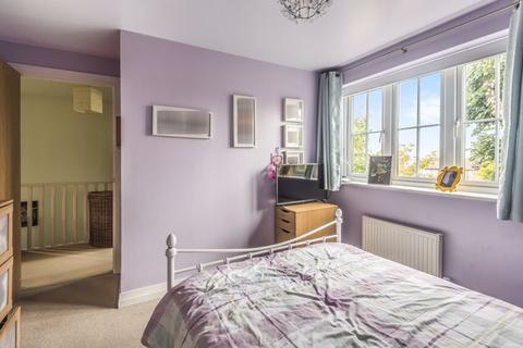 77a Langley Avenue, Worcester Park, KT4 8PD
