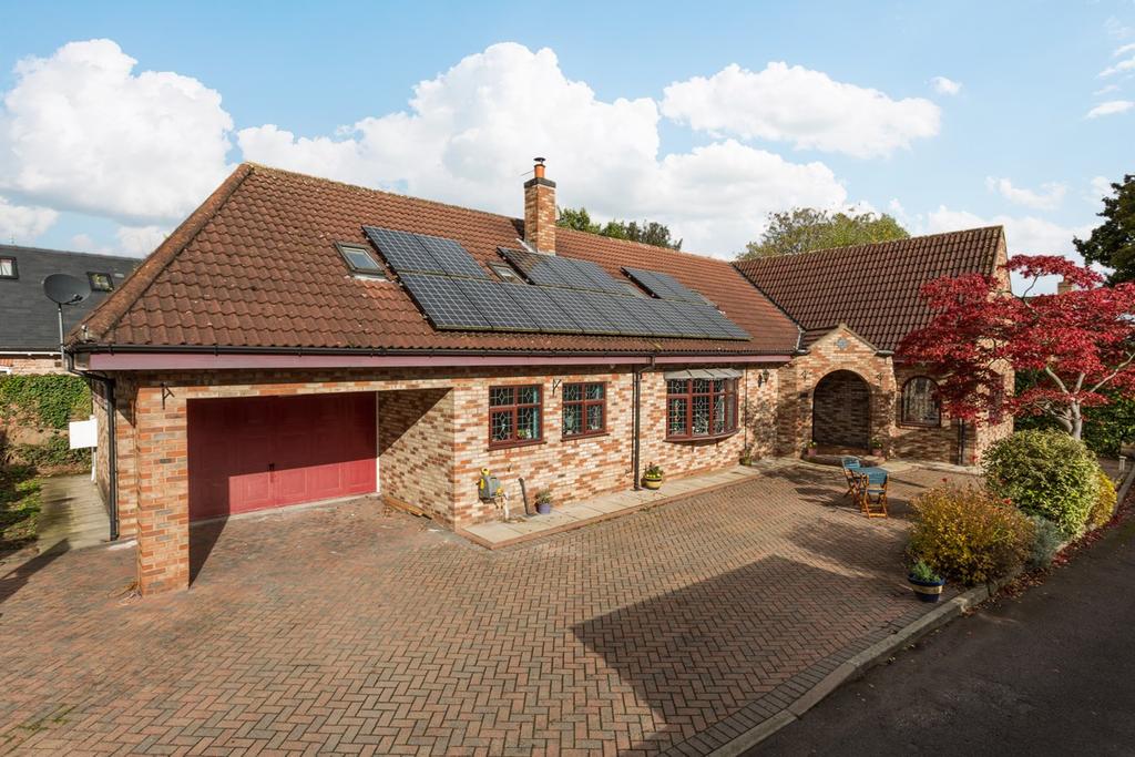 Main Street, Fulford, York, YO10 5 bed detached house £525,000