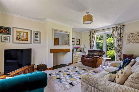 6 Chapmans Close, Challock, Ashford, TN25 4AX