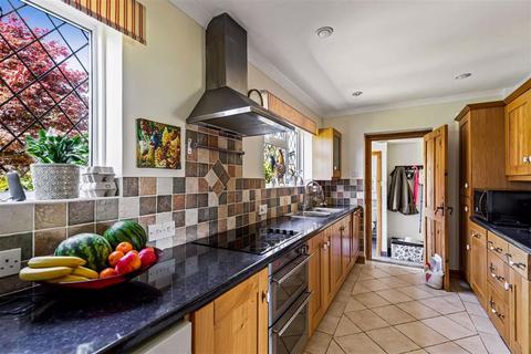 6 Chapmans Close, Challock, Ashford, TN25 4AX