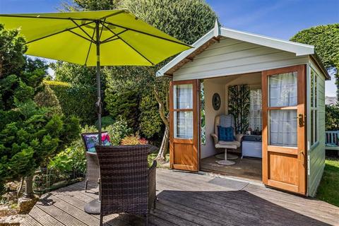6 Chapmans Close, Challock, Ashford, TN25 4AX