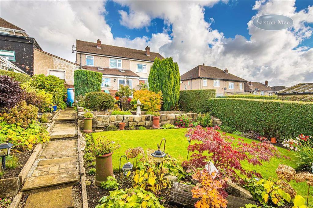 Studfield Grove, Loxley, Sheffield, S6 3 bed semidetached house £250,000