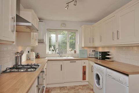 6 Hodgson Close, Fritwell, Bicester, OX27 7QB