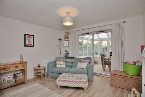6 Hodgson Close, Fritwell, Bicester, OX27 7QB