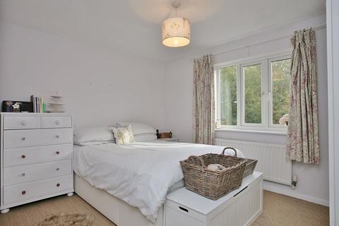 6 Hodgson Close, Fritwell, Bicester, OX27 7QB