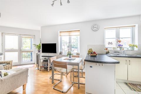 37 School Meadow, Guildford, GU2 8GY