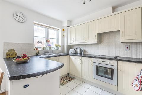 37 School Meadow, Guildford, GU2 8GY