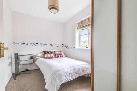 37 School Meadow, Guildford, GU2 8GY