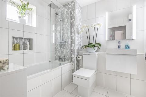 37 School Meadow, Guildford, GU2 8GY
