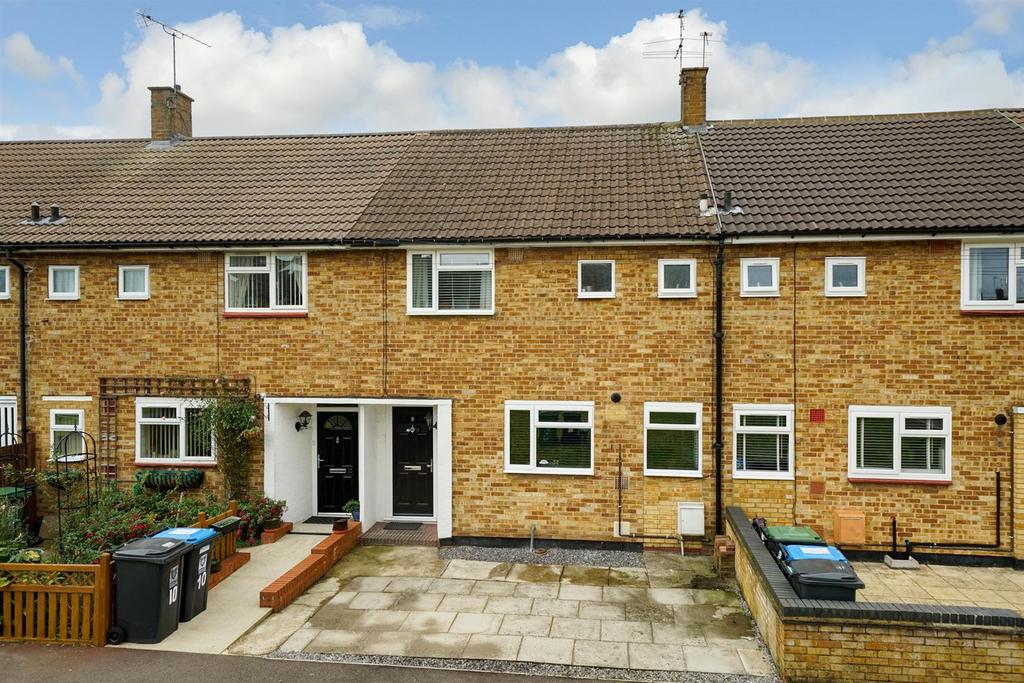 Flatfield Road, End, Hemel Hempstead, HP3 8EX 3 bed terraced