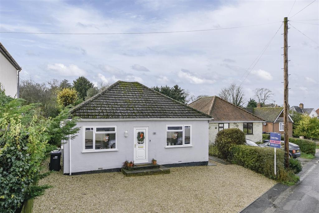 Centre Drive, NEWMARKET, Cambridgeshire 5 bed detached bungalow £375,000