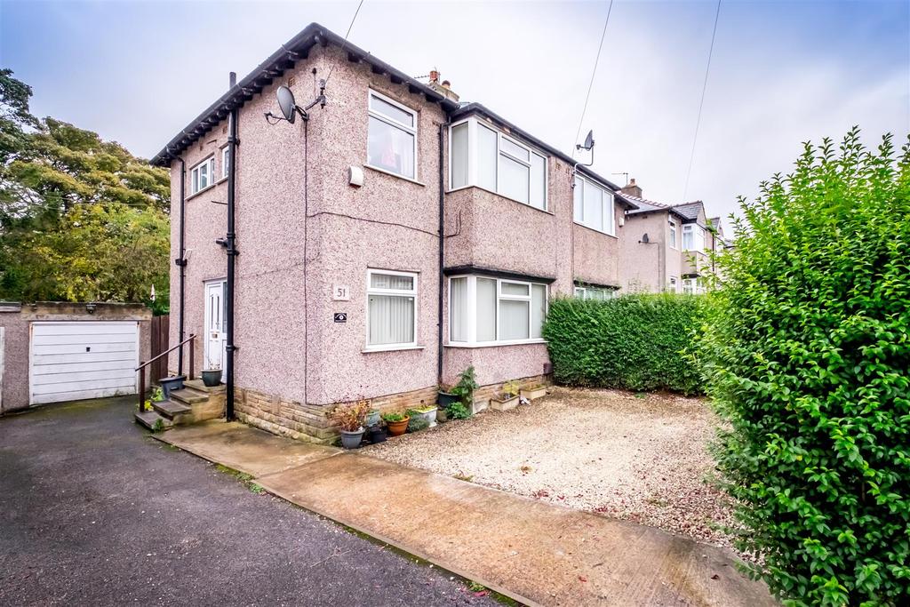Lower Crow Nest Drive 3 bed semidetached house £149,000