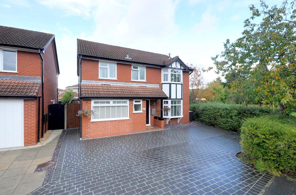Woolmer Close, Birchwood, Warrington, WA3 4 bed detached house £340,000