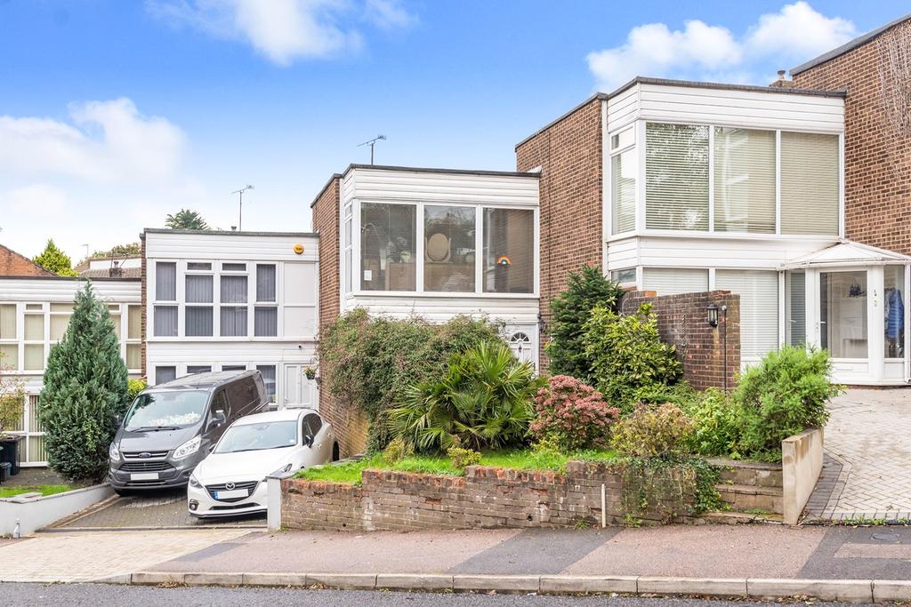 Stock Hill, Biggin Hill, Westerham, TN16 3 bed terraced house £385,000