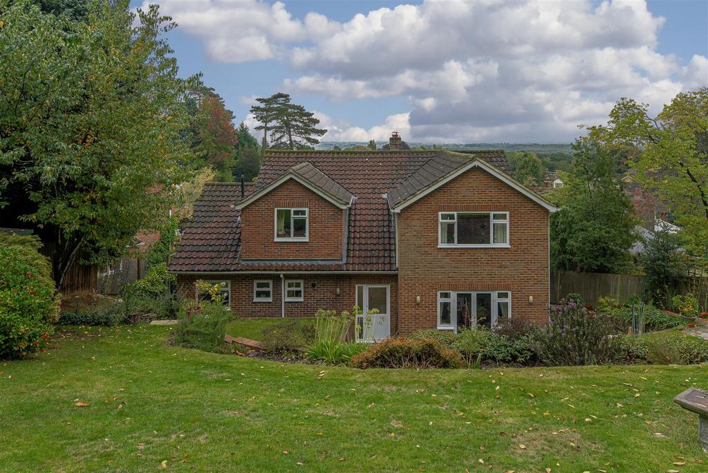 Fairlawn Drive, Redhill 4 bed detached house £900,000