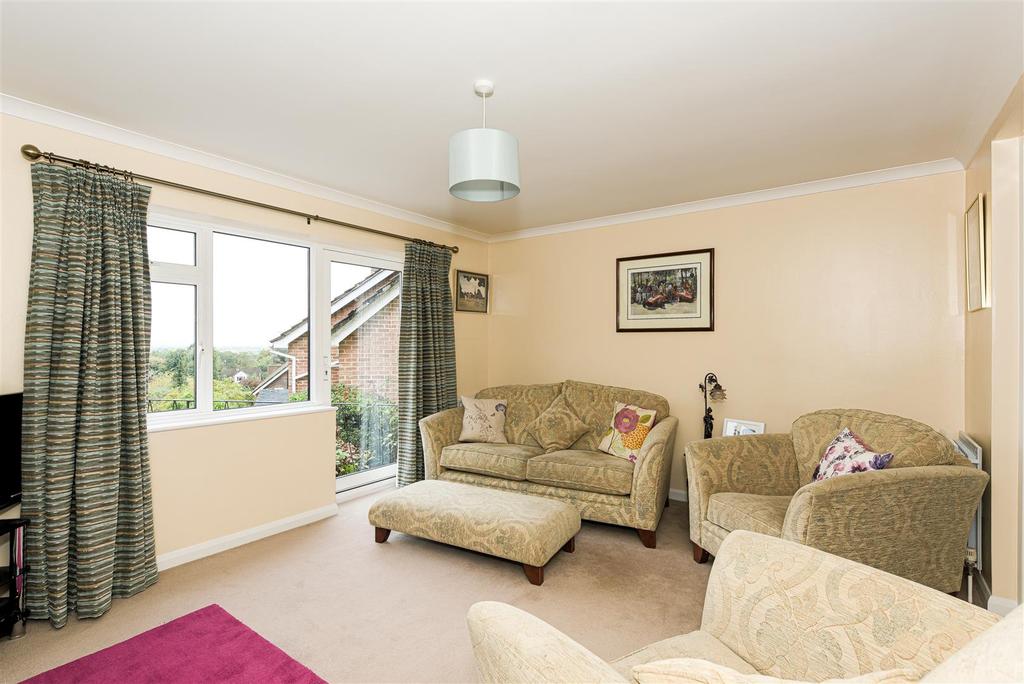 Fairlawn Drive, Redhill 4 bed detached house £900,000