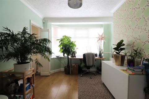 12 Cowper Close, Welling, DA16 2JT