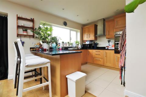 12 Cowper Close, Welling, DA16 2JT
