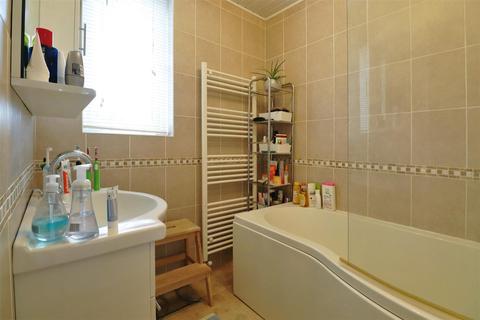 12 Cowper Close, Welling, DA16 2JT