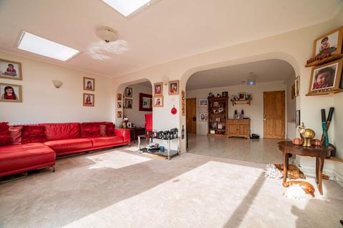 52 Chantry Lane, London Colney, St Albans, AL2 1JU