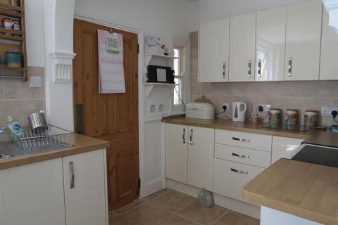 16 Chapel Road, Roche, St Austell, PL26 8JE