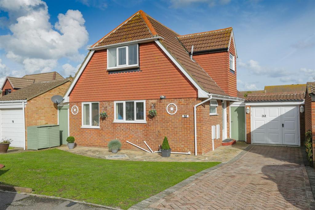 Barrington Crescent, Birchington 3 bed detached house £410,000