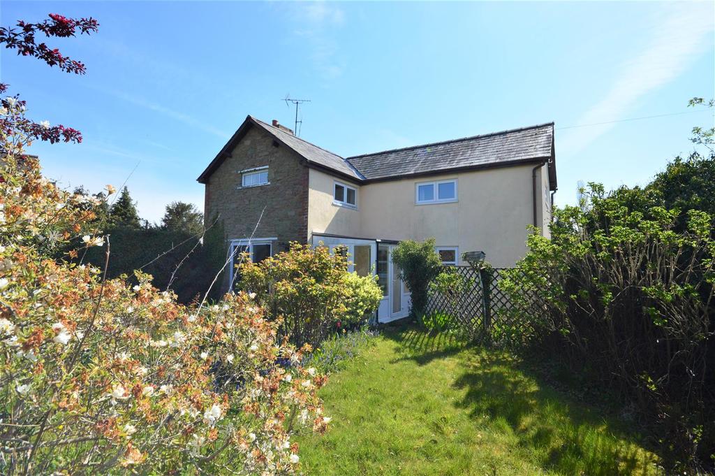 Richards Castle, Ludlow 2 bed detached house £325,000