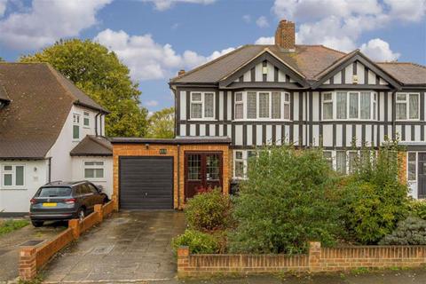 123 Thorndon Gardens, Epsom, KT19 0QE