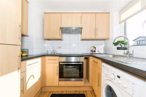 10 The Stanfords, Epsom, KT17 1JE