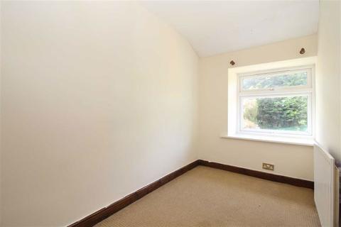 94 Buxton Road, Furness Vale, High Peak, SK23 7PF