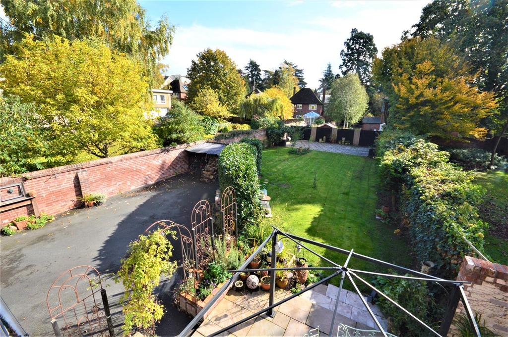 1.3 Garden High Aylestone.JPG