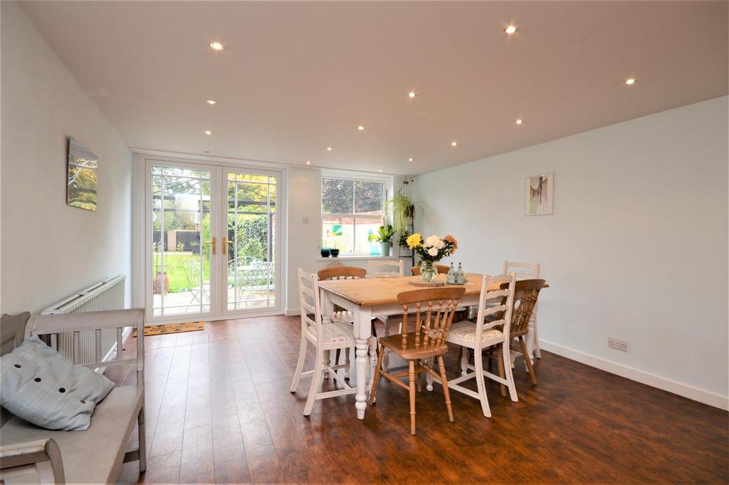 5 Dining Room Aylestone.JPG