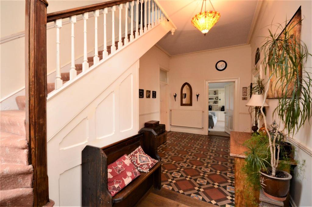 17 Hallway Aylestone.JPG