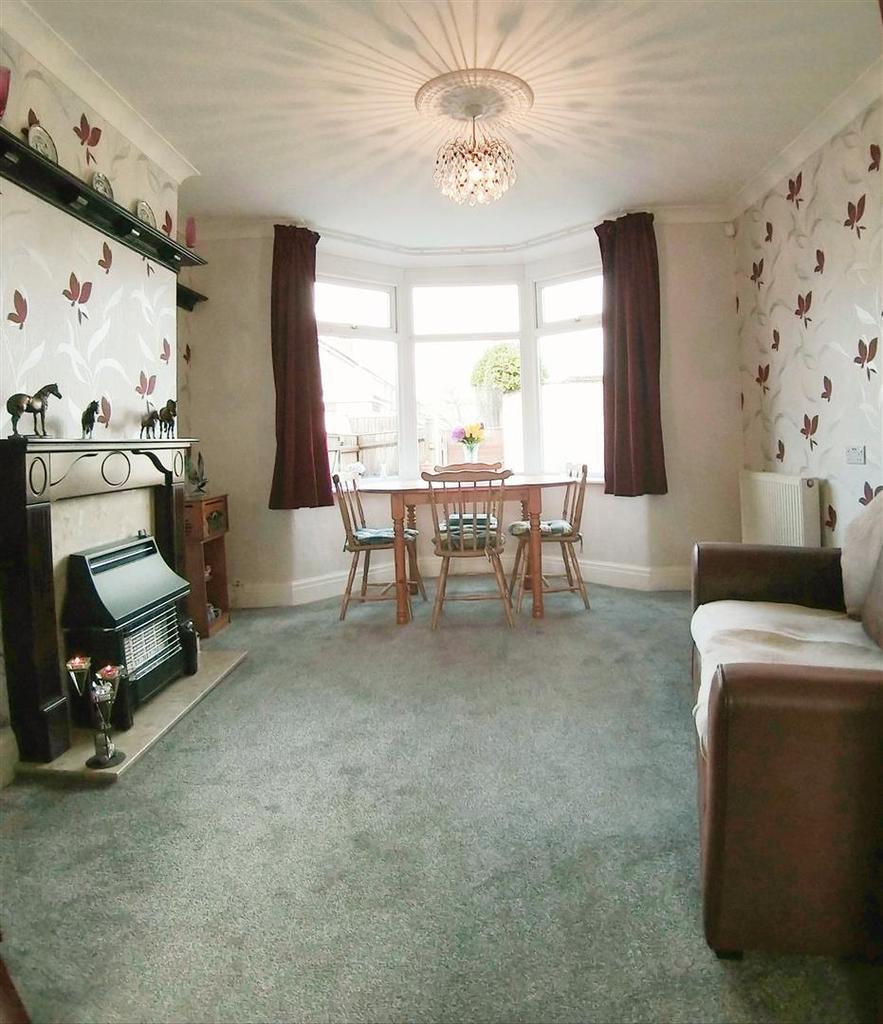 28 Chapman Road, Cleethorpes, N.E.... 3 bed townhouse £136,000