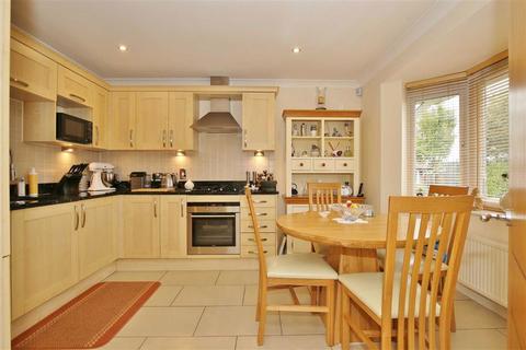6 Brickmakers Meadows, Platt, Sevenoaks, TN15 8NQ