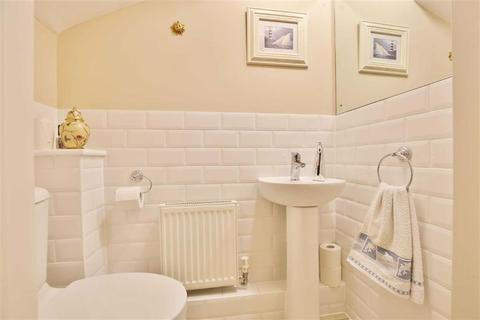 6 Brickmakers Meadows, Platt, Sevenoaks, TN15 8NQ
