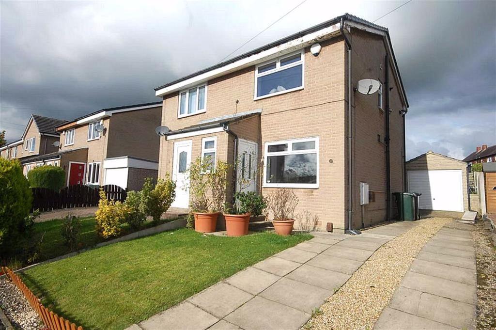 Norman Drive, Mirfield, WF14 2 bed semidetached house £129,950