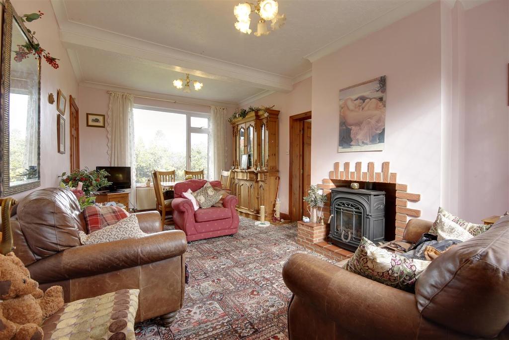 Sitting/Dining Room