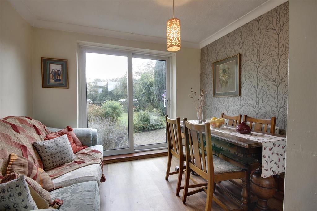 Living/Dining Area