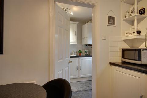 25 Oaklands Drive, Willerby, Hull, HU10 6BJ
