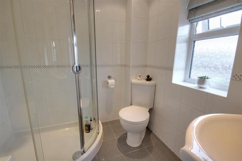 25 Oaklands Drive, Willerby, Hull, HU10 6BJ