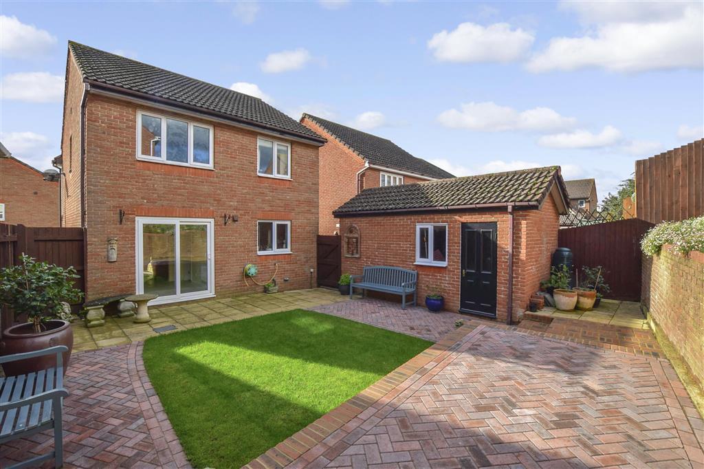 Whiffen Walk, Bradbourne Fields, East Malling, Kent 3 bed detached