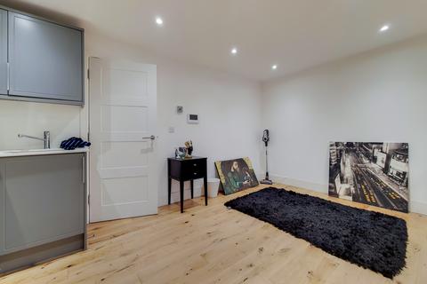 1 bedroom flat to rent - Ashby Apartments, Plumstead High Street, London, SE18