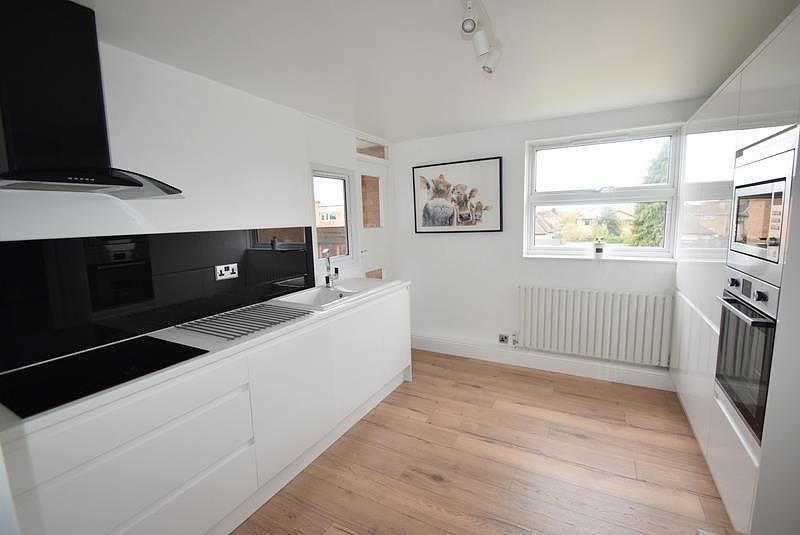 Kitchen (Main)