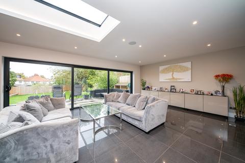 5 Gilbert Way, Berkhamsted, HP4 3JF